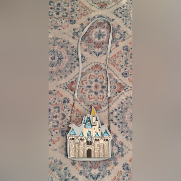 Danielle Nicole Disney Parks Cinderella Castle Crossbody Purse Bag RARE - Picture 5 of 11